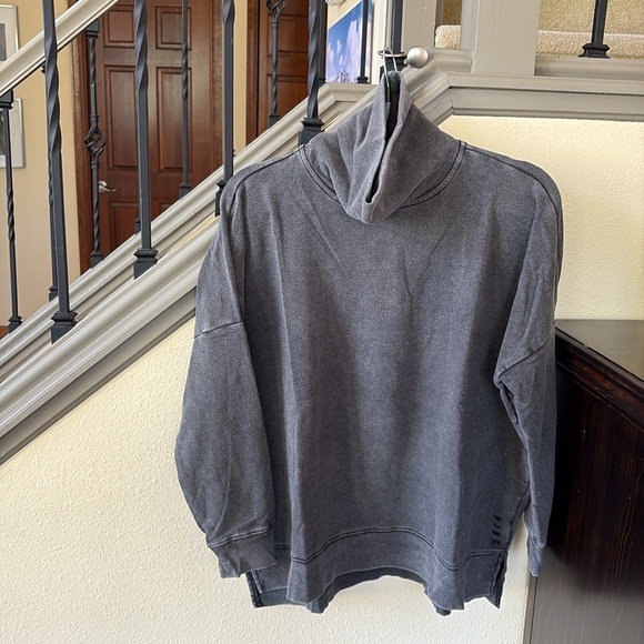 Pink by Victoria’s Secret XS Charcoal Gray Turtleneck Sweatshirt and Joggers Set - Picture 6 of 16